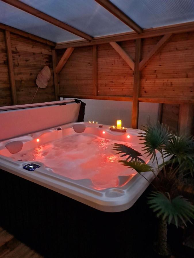 A Fleur De Spa : Maison Chaleureuse Avec Spa Privatif Et Billard. Coulogne Eksteriør bilde