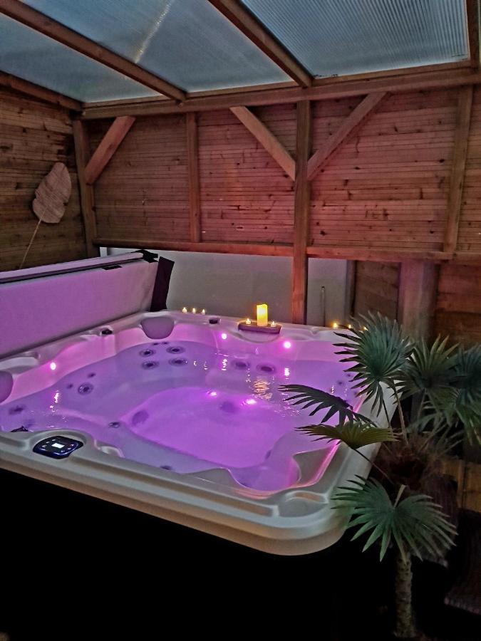 A Fleur De Spa : Maison Chaleureuse Avec Spa Privatif Et Billard. Coulogne Eksteriør bilde